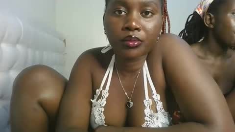 Snapshot of fine_melanie chatting on 10/23/25, 12:15 melanie online show from 10/23/25, 12:15