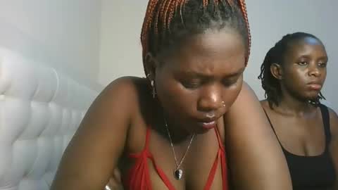 Snapshot of fine_melanie chatting on 10/25/25, 12:45 melanie online show from 10/25/25, 12:45