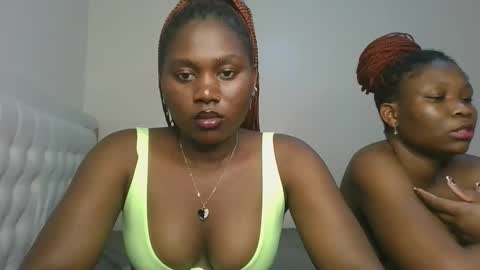 Snapshot of fine_melanie chatting on 10/28/25, 02:20 melanie online show from 10/28/25, 02:20