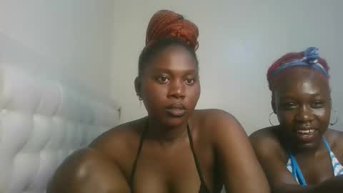 Snapshot of fine_melanie chatting on 11/07/25, 08:53 melanie online show from 11/07/25, 08:53