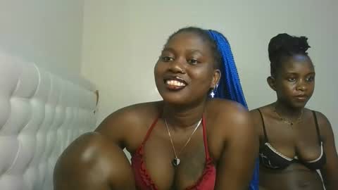 Snapshot of fine_melanie chatting on 11/21/25, 10:41 melanie online show from 11/21/25, 10:41