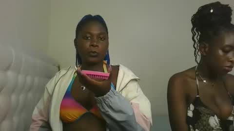 Snapshot of fine_melanie chatting on 11/25/25, 05:18 melanie online show from 11/25/25, 05:18