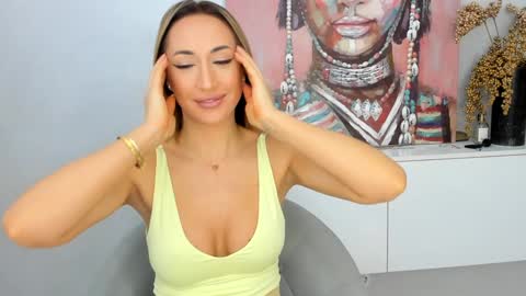 Snapshot of finestchantilly chatting on 12/13/24, 06:05 FinestChantilly online show from 12/13/24, 06:05