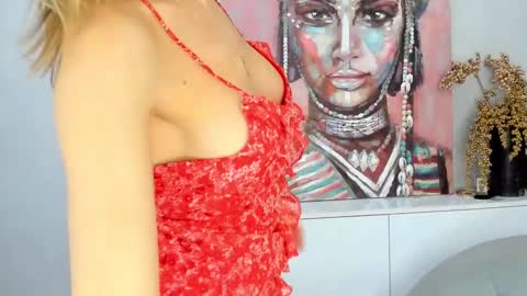 Snapshot of finestchantilly chatting on 02/28/25, 06:41 FinestChantilly online show from 02/28/25, 06:41