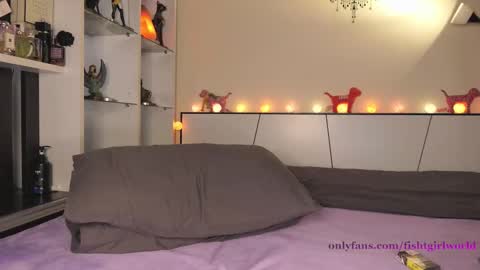 Tia online show from 02/14/25, 12:57