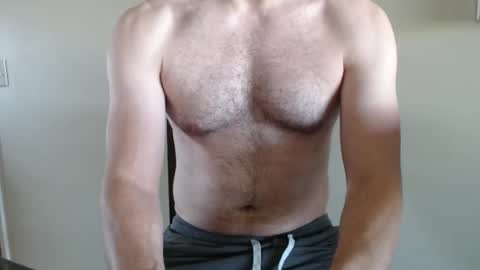 Snapshot of fithubby80 chatting on 10/31/25, 04:08 fithubby80 online show from 10/31/25, 04:08