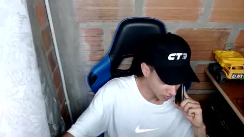 Snapshot of flacolatind chatting on 01/04/25, 08:16 FLACO online show from 01/04/25, 08:16