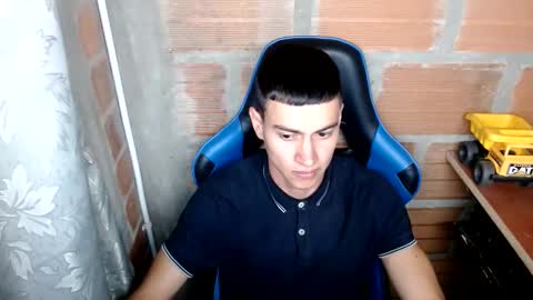 Snapshot of flacolatind chatting on 01/06/25, 02:37 FLACO online show from 01/06/25, 02:37