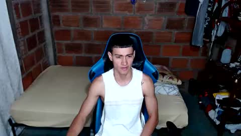 Snapshot of flacolatind chatting on 02/20/25, 04:36 FLACO online show from 02/20/25, 04:36