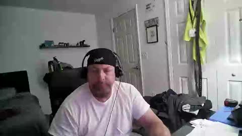 Snapshot of flaguy3233 chatting on 12/03/24, 04:47 Florida guy online show from 12/03/24, 04:47