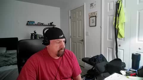 Snapshot of flaguy3233 chatting on 12/07/24, 10:01 Florida guy online show from 12/07/24, 10:01