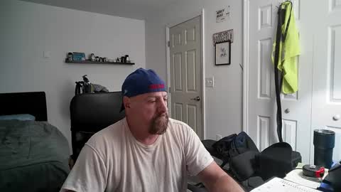 Snapshot of flaguy3233 chatting on 12/08/24, 03:53 Florida guy online show from 12/08/24, 03:53