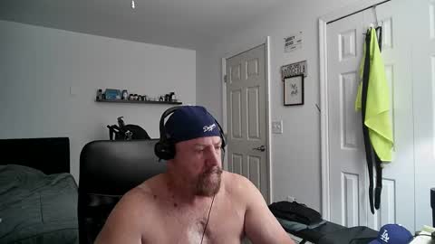 Snapshot of flaguy3233 chatting on 12/16/24, 05:49 Florida guy online show from 12/16/24, 05:49