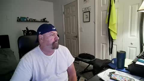 Snapshot of flaguy3233 chatting on 12/16/24, 10:13 Florida guy online show from 12/16/24, 10:13