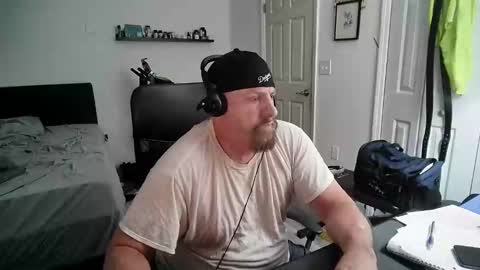 Snapshot of flaguy3233 chatting on 01/03/25, 08:54 Florida guy online show from 01/03/25, 08:54