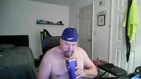Snapshot of flaguy3233 chatting on 01/19/25, 07:26 Florida guy online show from 01/19/25, 07:26