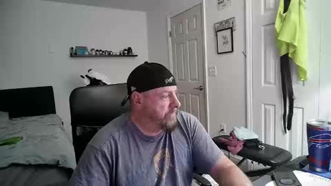 Snapshot of flaguy3233 chatting on 01/24/25, 05:42 Florida guy online show from 01/24/25, 05:42