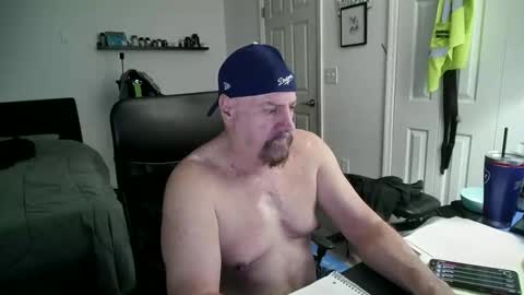 Snapshot of flaguy3233 chatting on 02/04/25, 11:06 Florida guy online show from 02/04/25, 11:06