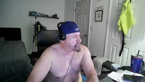 Snapshot of flaguy3233 chatting on 02/08/25, 08:10 Florida guy online show from 02/08/25, 08:10