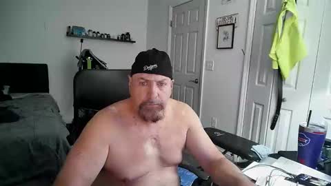 Snapshot of flaguy3233 chatting on 02/09/25, 08:33 Florida guy online show from 02/09/25, 08:33