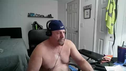 Snapshot of flaguy3233 chatting on 02/12/25, 05:58 Florida guy online show from 02/12/25, 05:58