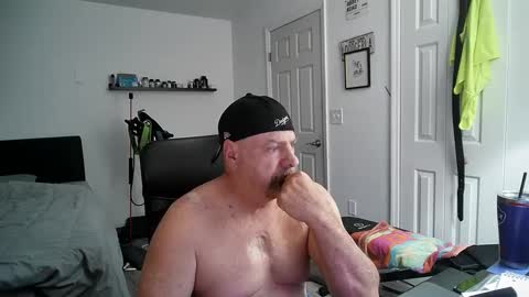 Snapshot of flaguy3233 chatting on 02/15/25, 06:23 Florida guy online show from 02/15/25, 06:23
