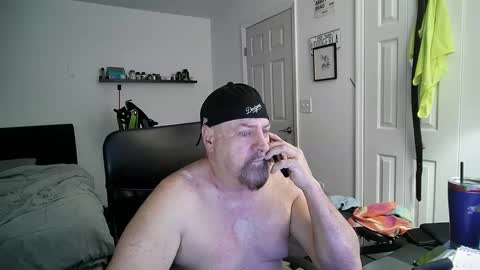 Snapshot of flaguy3233 chatting on 02/16/25, 02:43 Florida guy online show from 02/16/25, 02:43