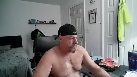 Snapshot of flaguy3233 chatting on 02/17/25, 02:53 Florida guy online show from 02/17/25, 02:53