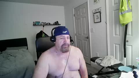 Snapshot of flaguy3233 chatting on 02/24/25, 06:47 Florida guy online show from 02/24/25, 06:47