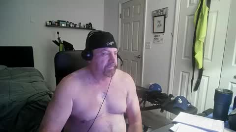 Snapshot of flaguy3233 chatting on 09/18/25, 01:46 Florida guy online show from 09/18/25, 01:46