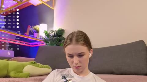 Snapshot of flexi_pixie chatting on 09/30/25, 02:11 Leia online show from 09/30/25, 02:11