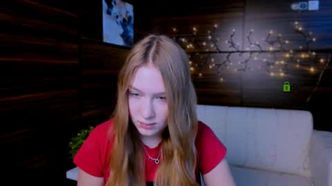 Snapshot of flora_ri chatting on 01/25/25, 04:35 just ask me online show from 01/25/25, 04:35