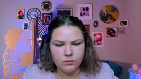 Snapshot of florenceanderson_ chatting on 09/23/25, 09:23 florenceanderson_ online show from 09/23/25, 09:23
