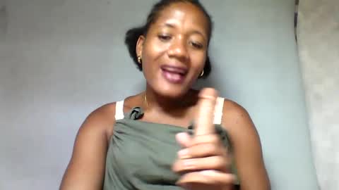 Snapshot of florencia011 chatting on 02/12/25, 05:16 florencia011 online show from 02/12/25, 05:16