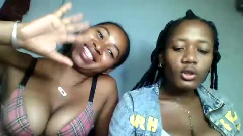 Snapshot of florencia011 chatting on 02/21/25, 04:18 florencia011 online show from 02/21/25, 04:18