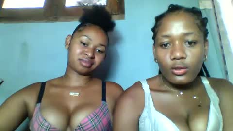 Snapshot of florencia011 chatting on 02/23/25, 11:33 florencia011 online show from 02/23/25, 11:33