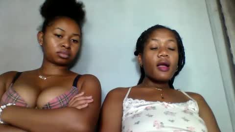 Snapshot of florencia011 chatting on 02/25/25, 12:14 florencia011 online show from 02/25/25, 12:14