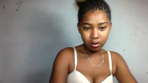 Snapshot of florencia011 chatting on 03/12/25, 08:19 florencia011 online show from 03/12/25, 08:19