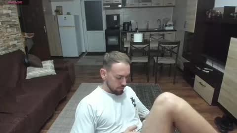 Snapshot of floslayer chatting on 10/03/25, 04:15 FLOSLAYER online show from 10/03/25, 04:15