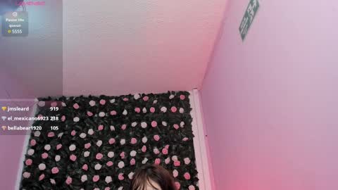 Snapshot of flower_dulce chatting on 02/22/25, 05:35 Dulce online show from 02/22/25, 05:35