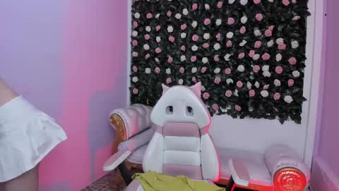Snapshot of flower_dulce chatting on 03/02/25, 01:05 Dulce online show from 03/02/25, 01:05