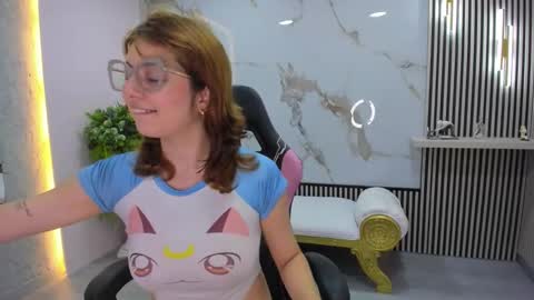 Snapshot of flower_dulce chatting on 09/15/25, 10:37 Dulce online show from 09/15/25, 10:37