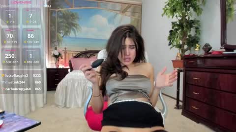 Snapshot of flower_nicole chatting on 02/11/25, 12:05 Nicole online show from 02/11/25, 12:05
