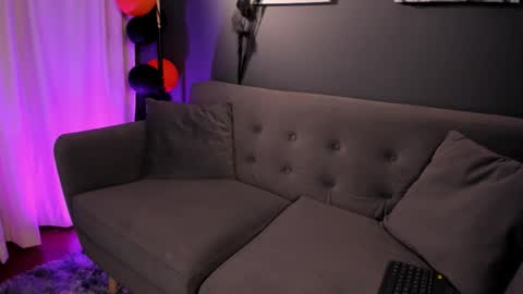 Its a pleasure to meet you. Im Flower. Help me reach 1k. Follow me. online show from 10/18/25, 11:55