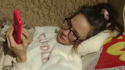 Snapshot of flowercandydoll chatting on 01/16/25, 06:27 say meow and send tip online show from 01/16/25, 06:27