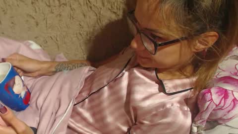 Snapshot of flowercandydoll chatting on 09/09/25, 11:15 say meow and send tip online show from 09/09/25, 11:15