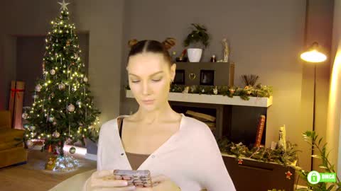 Snapshot of flowerr_powerr chatting on 12/21/24, 08:54 Katrin online show from 12/21/24, 08:54
