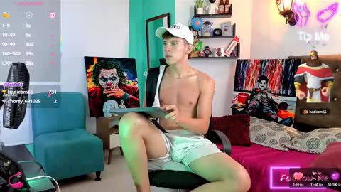 Snapshot of flowers109 chatting on 10/14/25, 11:38 flowers109 online show from 10/14/25, 11:38