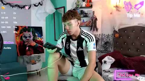 Snapshot of flowers109 chatting on 11/03/25, 11:04 flowers109 online show from 11/03/25, 11:04