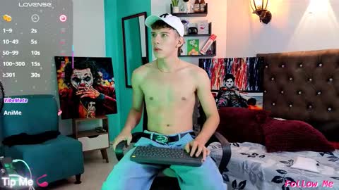 Snapshot of flowers109 chatting on 11/25/25, 01:49 flowers109 online show from 11/25/25, 01:49